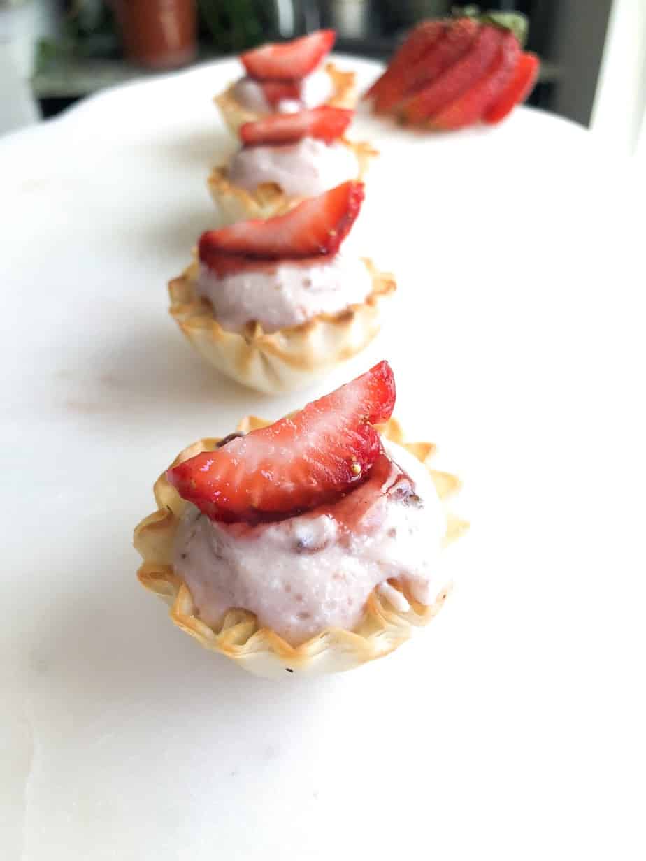 Easy Strawberry Cream Cheese Phyllo Cups. The perfect bite sized dessert for a party. Fast make ahead mini filo cups. 