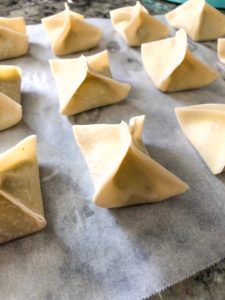 Avocado Cream Cheese Wontons With Sesame