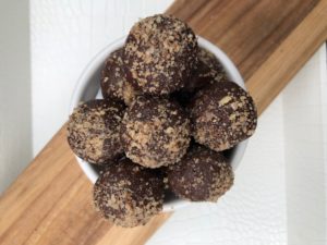 Healthy Chocolate Chia Energy Bites