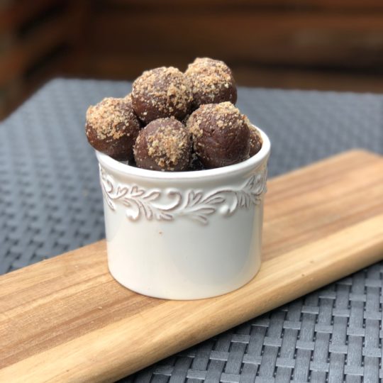 Healthy Chocolate Chia Energy Bites